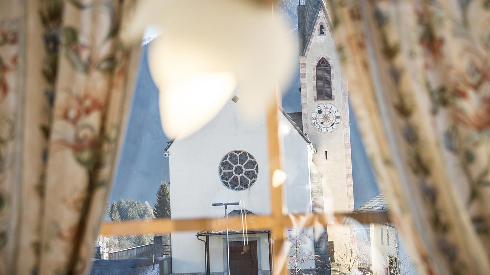 View of the church from one of the windows of Hotel Gschwendt in Val Casies