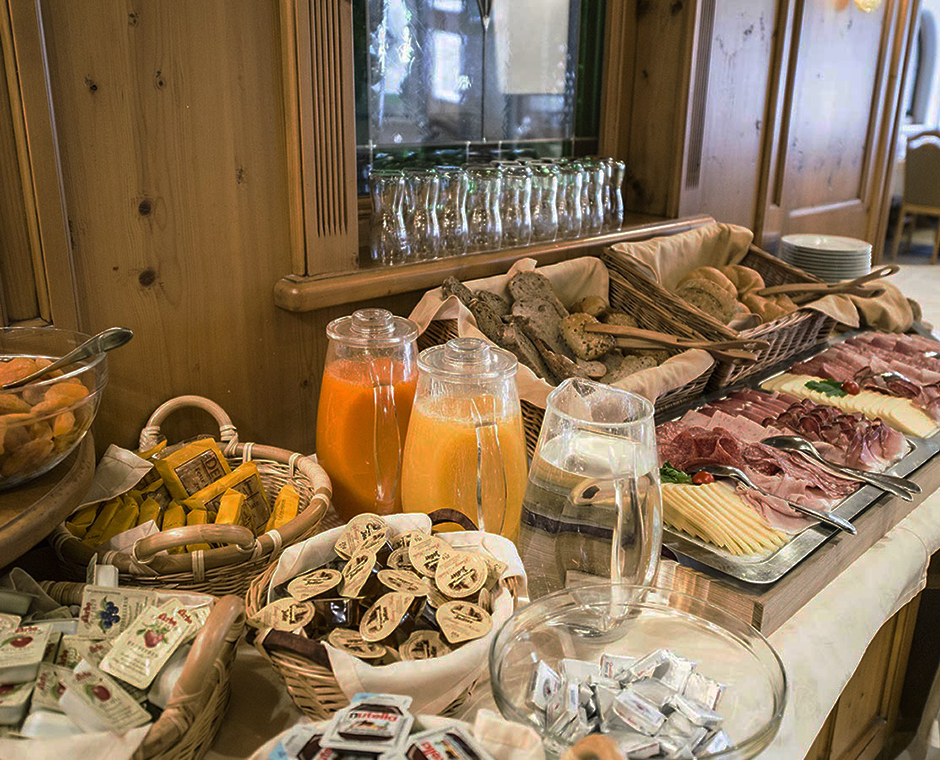 Reichhaltiges Frühstücksbuffet im Hotel Gschwendt